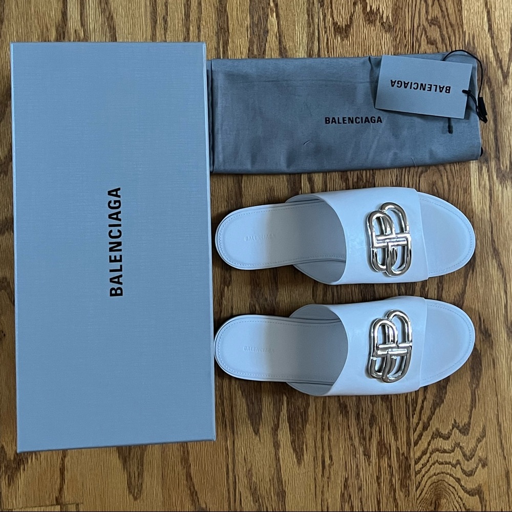 Balenciaga White Leather Oval BB Slides in 38